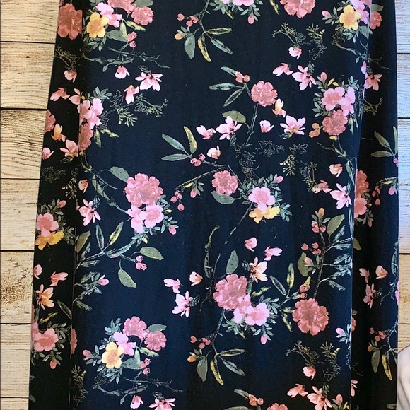 Asymmetrical Fold Over Floral Skirt - Picture 4 of 5